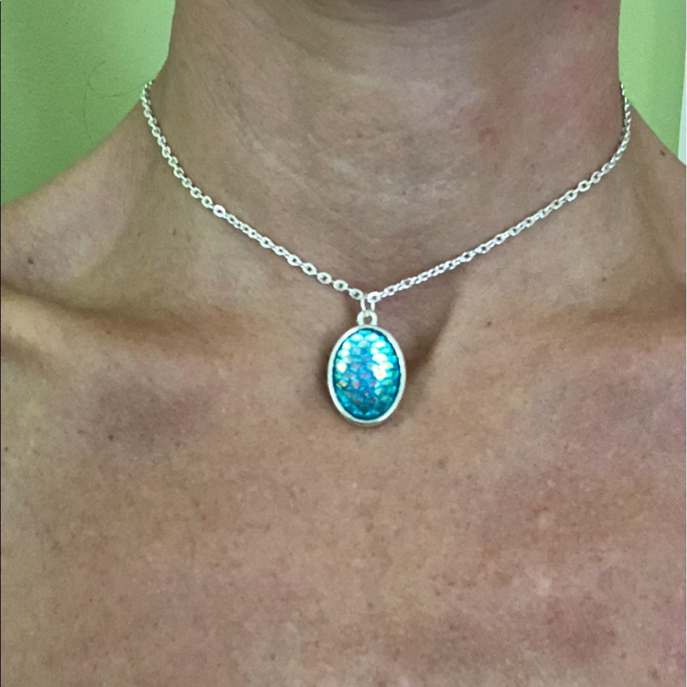 Beautiful Mermaid Scale Pendant Neckace